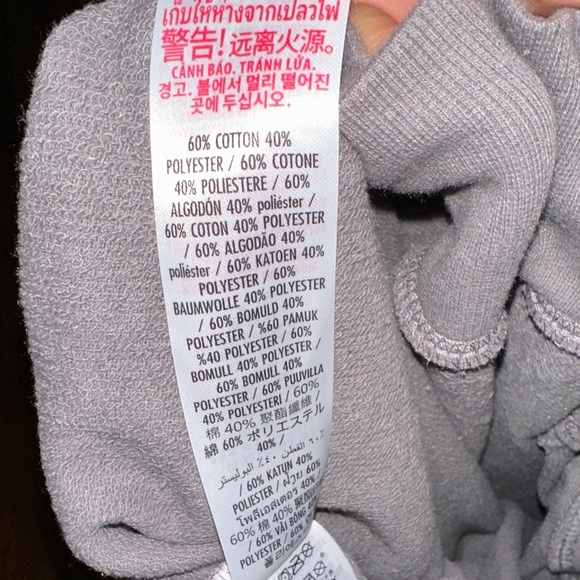 Haunted Mansion Disney Disneyland “wallpaper” Sweatshirt - - Picture 7 of 7